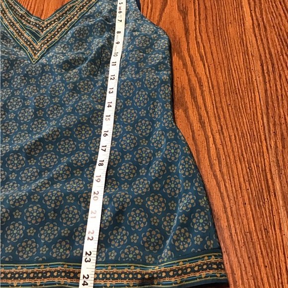 Women’s size 14 Alfani Teal and Gold Patterned sleeveless v neck top - Picture 6 of 8